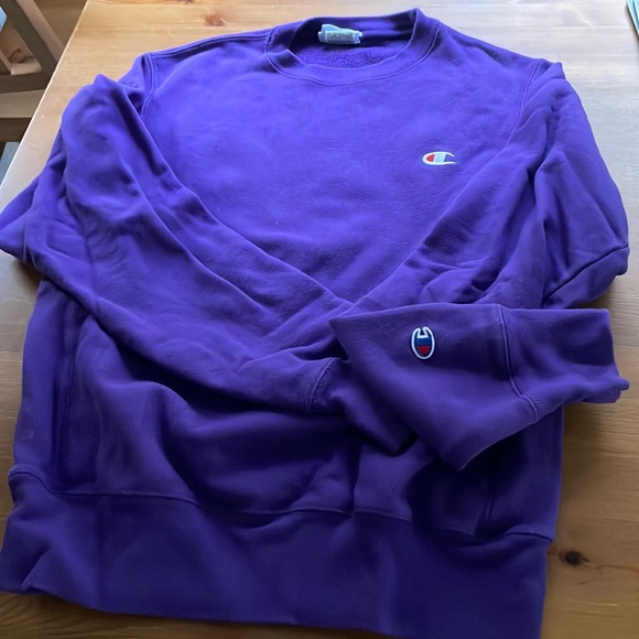 Champion small purple sweatshirt. Excellent condition - Picture 1 of 4